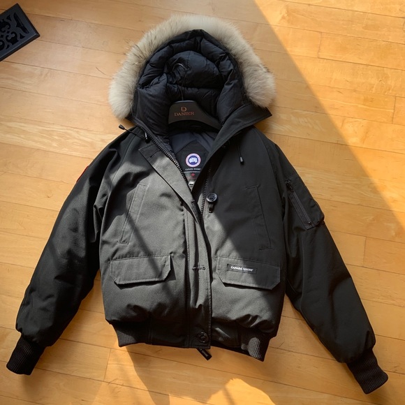 SOLD. Women’s Bomber Canada Goose - Picture 1 of 3